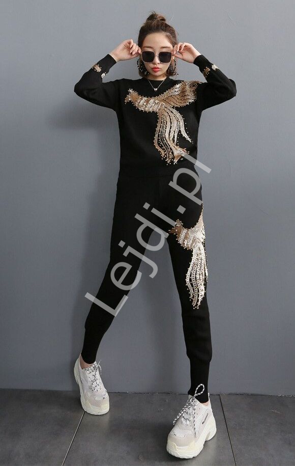 Luksusowy sweterkowy dres z cekinami i złotymi perełkami, czarny