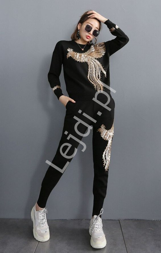 Luksusowy sweterkowy dres z cekinami i złotymi perełkami, czarny