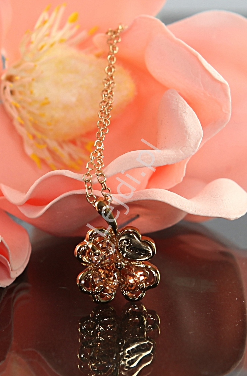 Naszyjnik pozłacany różowym złotem z kryształkami - koniczynka z npisem LOVE