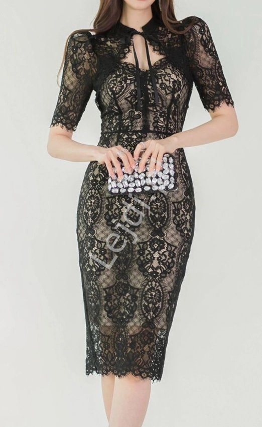 Ołówkowa sukienka koronkowa w czarnym kolorze z beżową podszewką 9321  
