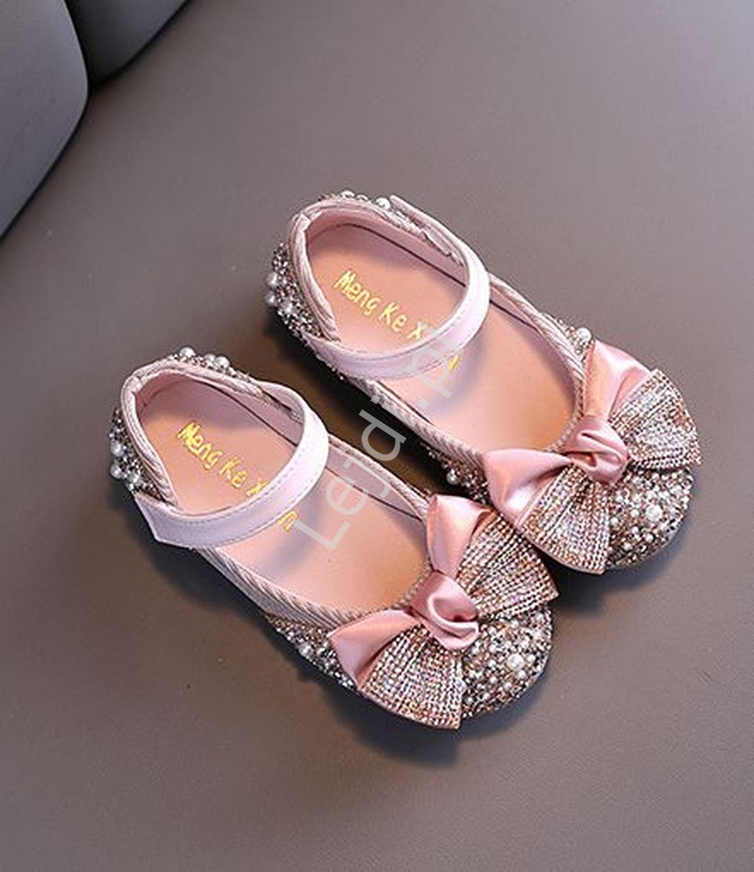 kryształkowe buciki dla dziewczynki