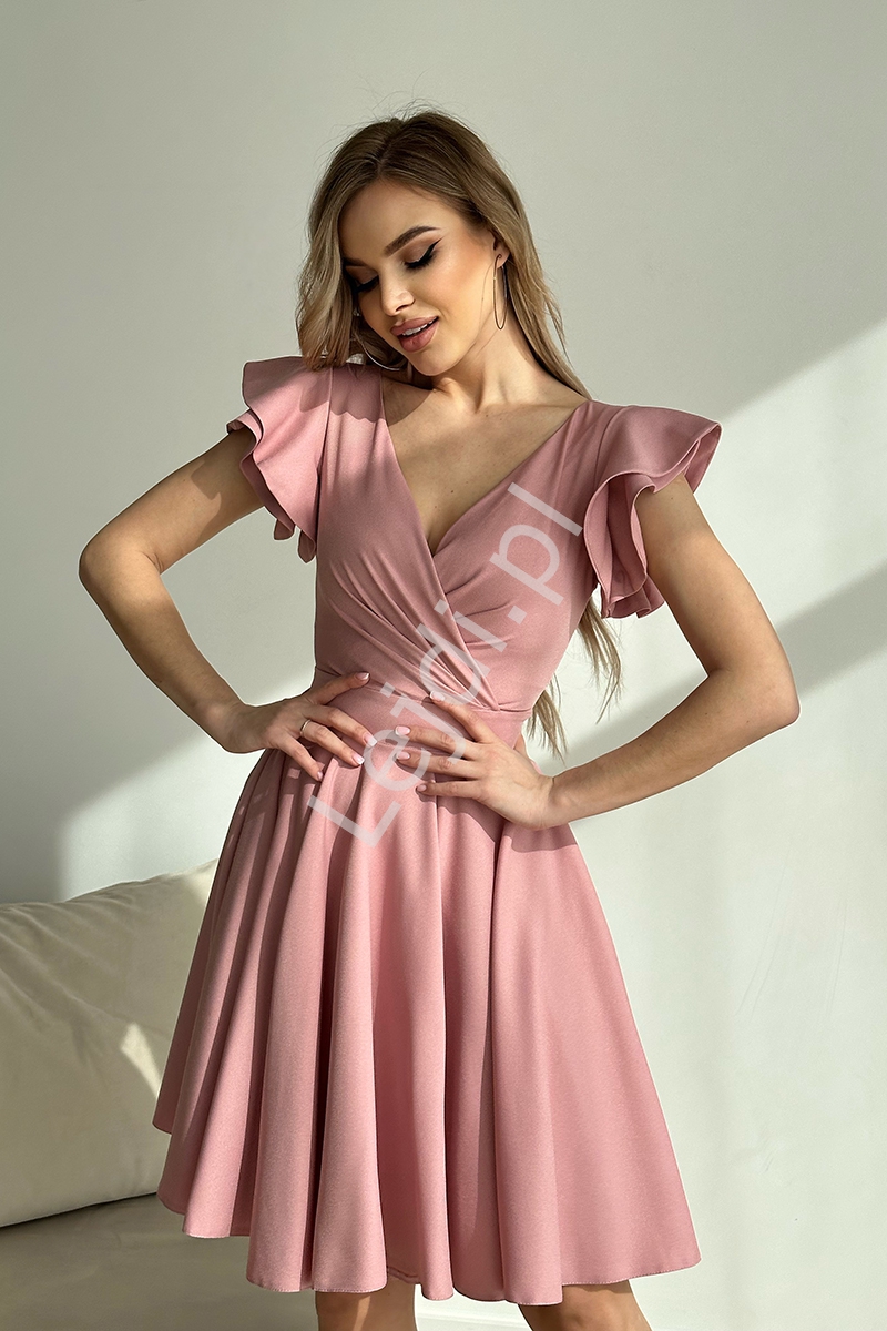 Przepiękna sukienka rozkloszowana z falbankami w pudrowo różowym kolorze HB281
