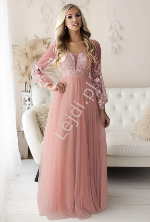 Pudrowo różowa suknia z haftowanymi wzorami z długim rękawem 255