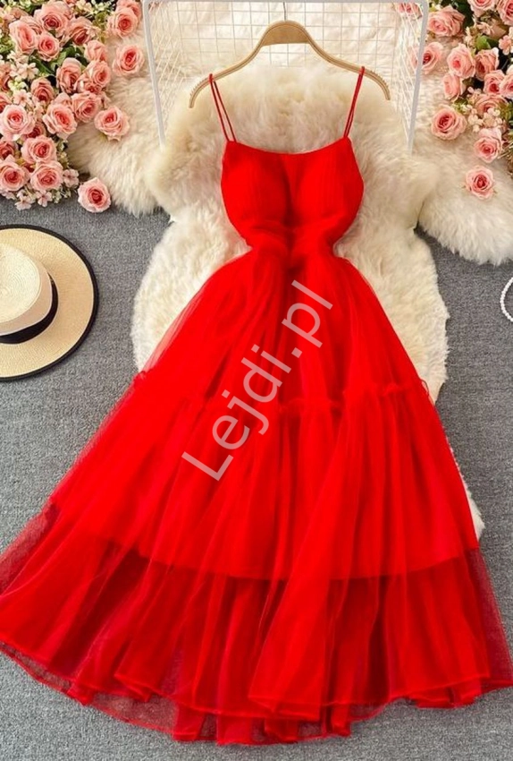 Rozkloszowana sukienka tiulowa w czerwonym kolorze 5928