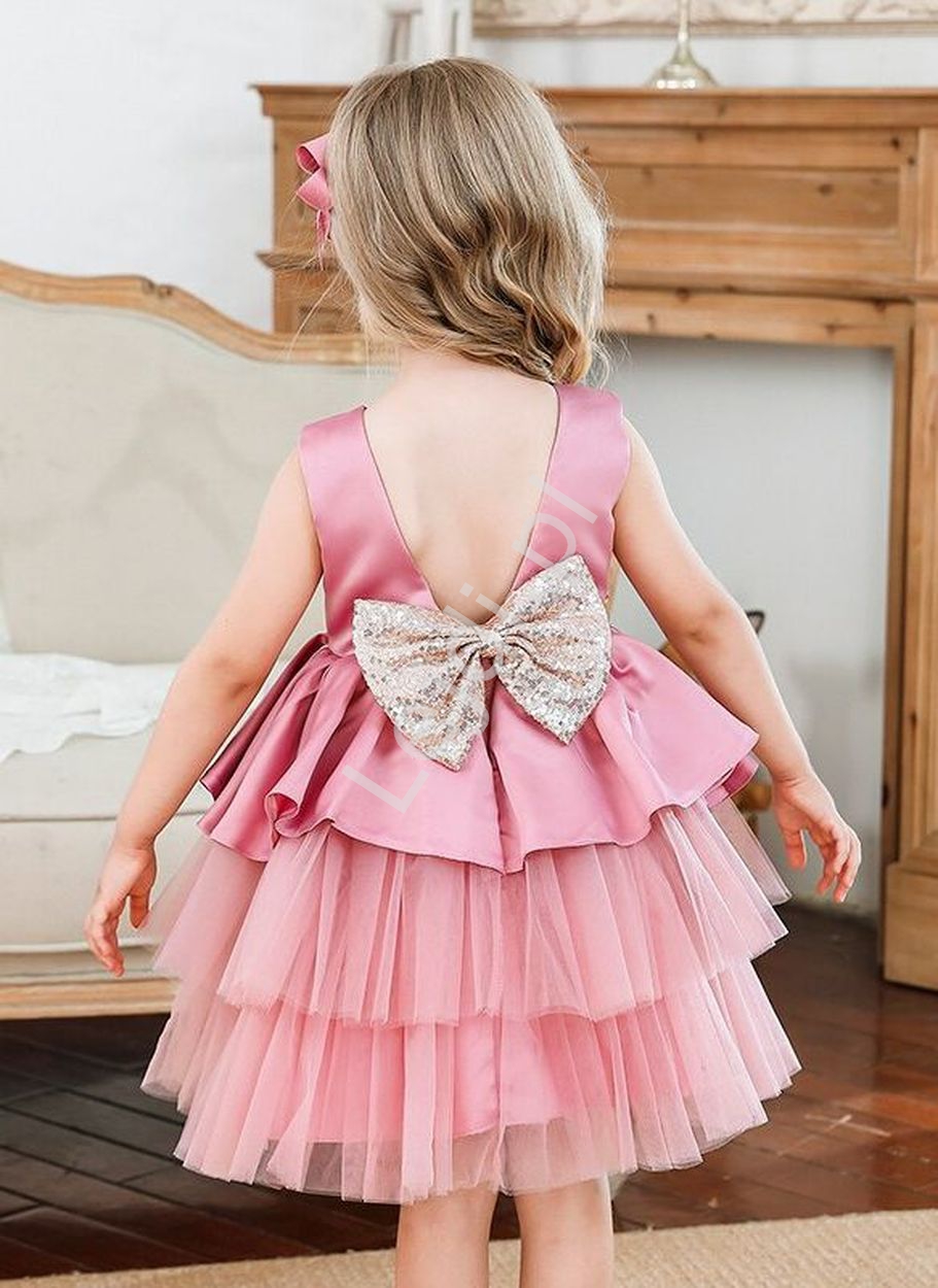 Różowa sukienka dla dziewczynki z cekinowymi kokardami