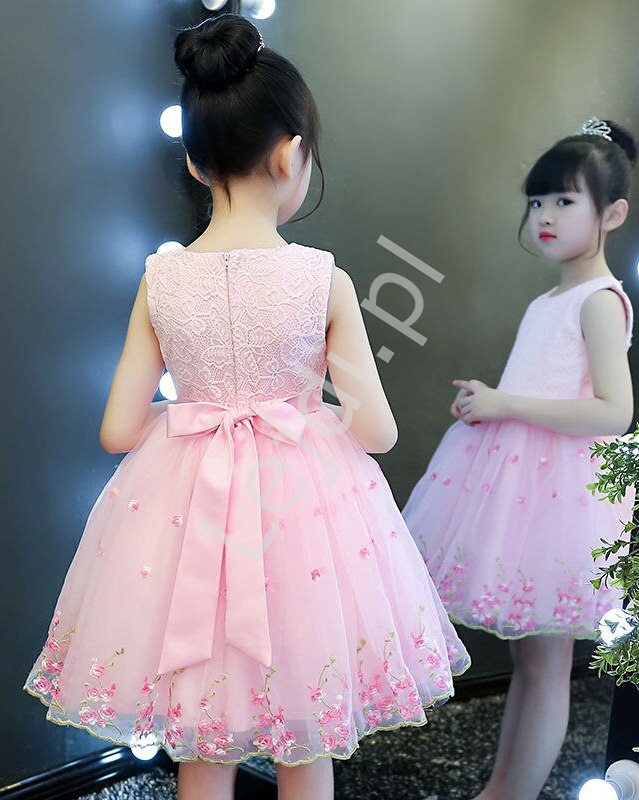 różowa sukienka dziewczynka