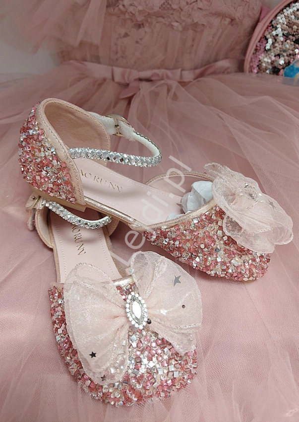 Różowe buciki dla dziewczynki , sandałki ze srebrnymi kryształkami i kokardą 311-888