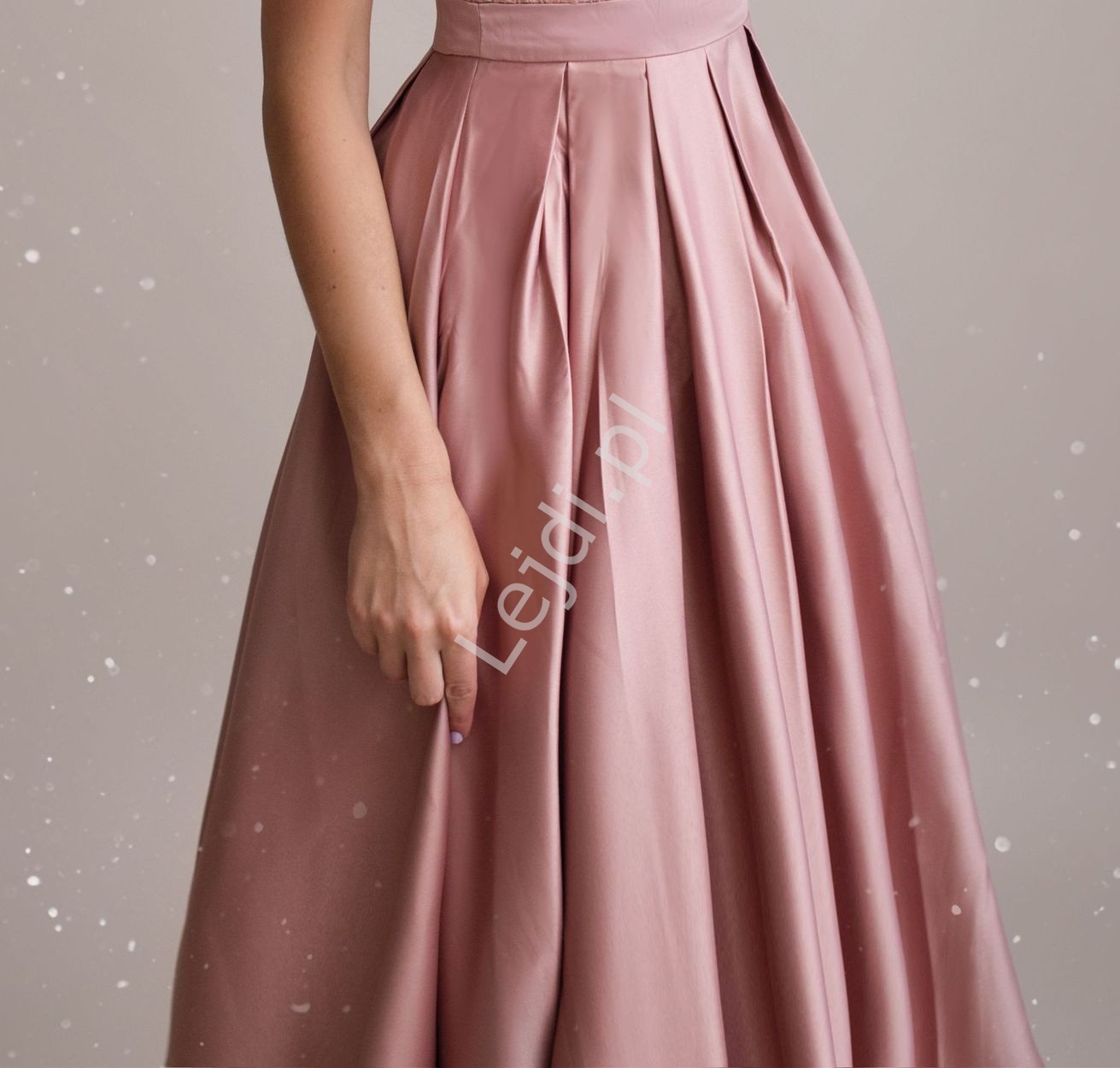 Satynowa suknia wieczorowa z wyeksponowanymi plecami - brudny róż 2168
