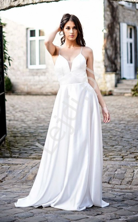 Ślubna biała sukienka satynowa z odsłoniętymi plecami 2188