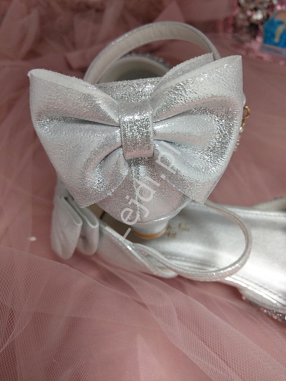 srebrne buty na wesele