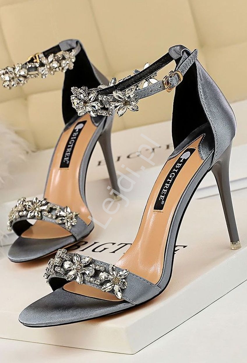 Srebrne sandałki z kryształkami , buty na wesele, studniówkę
