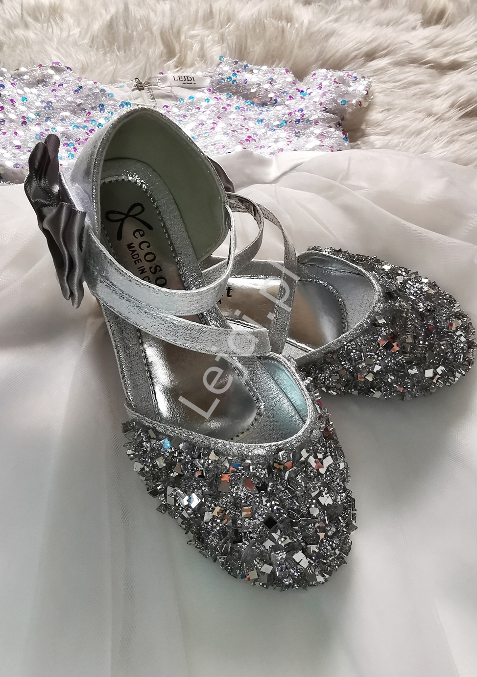 srebrne buty na wesele dla dziewczynki