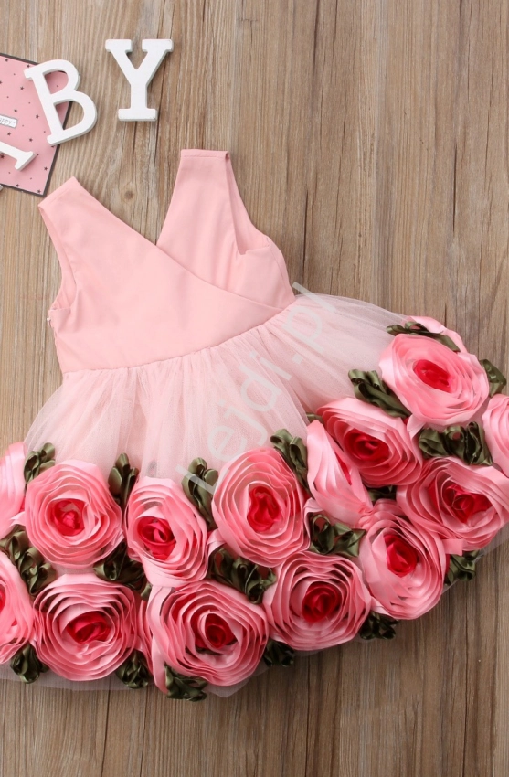 Sukienka dla dziewczynki z kwiatami - różami 001