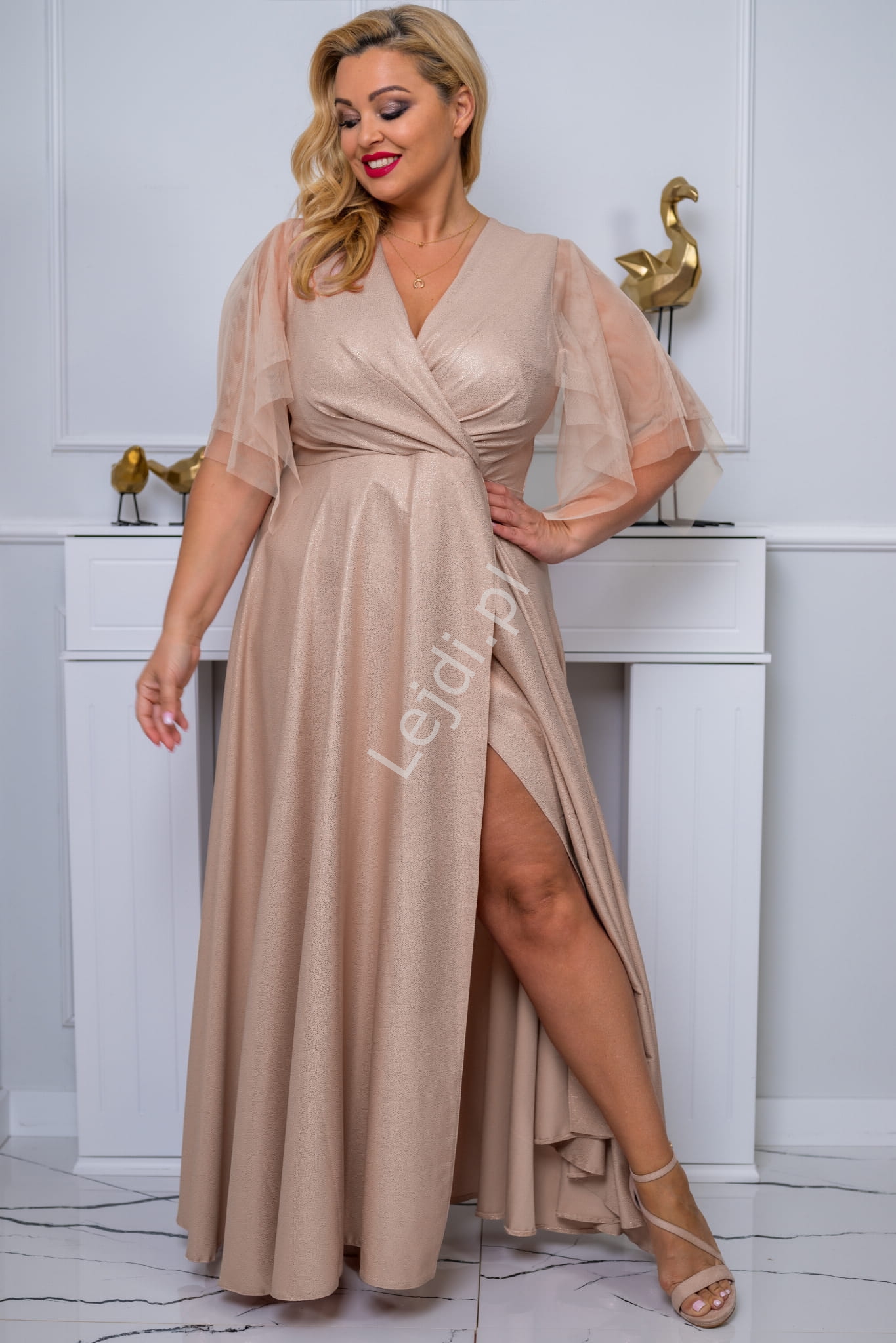 Sukienka na wesele ciemny złoty beż Evita wyszczuplająca z rozcięciem Plus Size