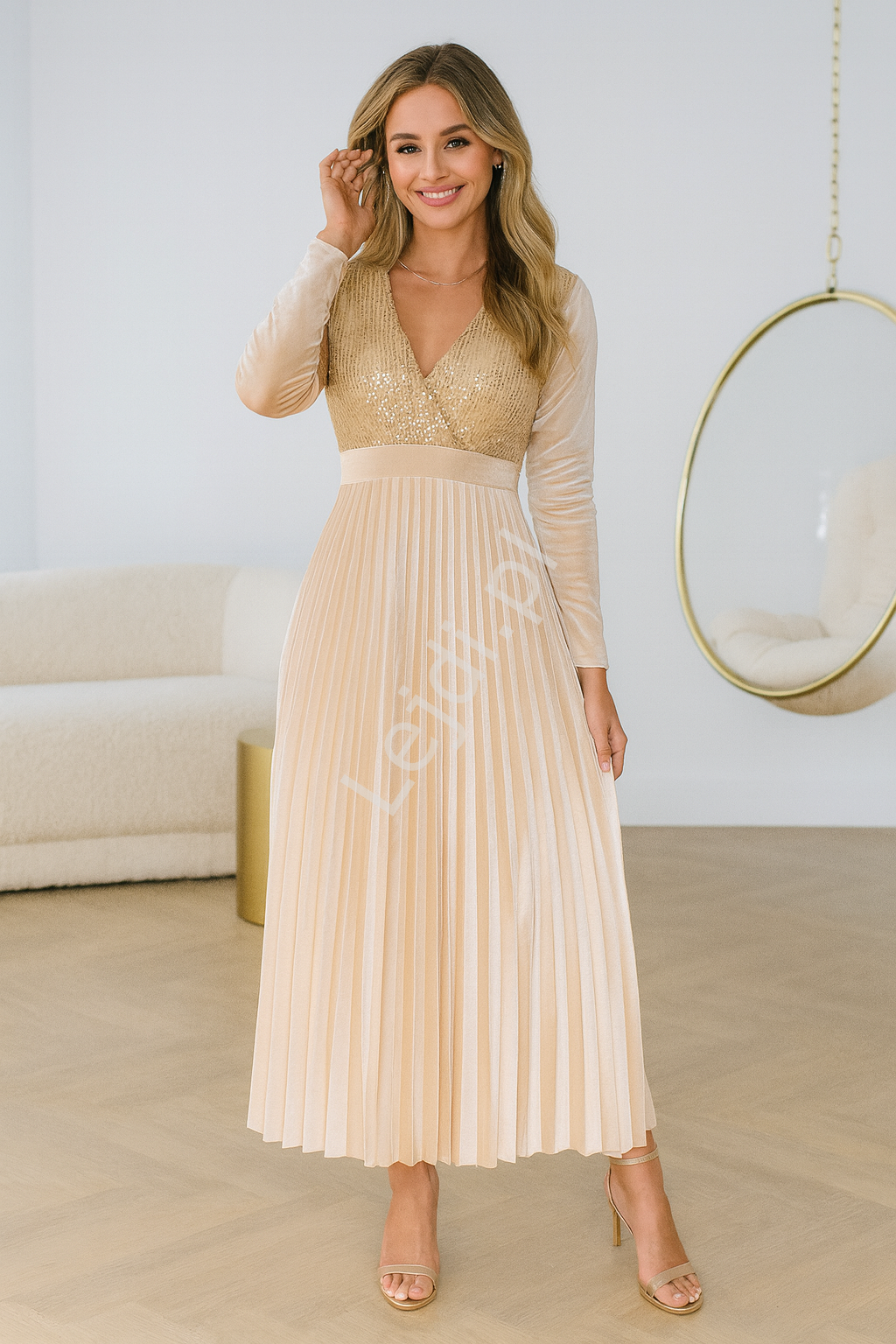 Sukienka wieczorowa maxi z kopertowym dekoltem plisowana złota n wesele, chrzest, komunie 16919