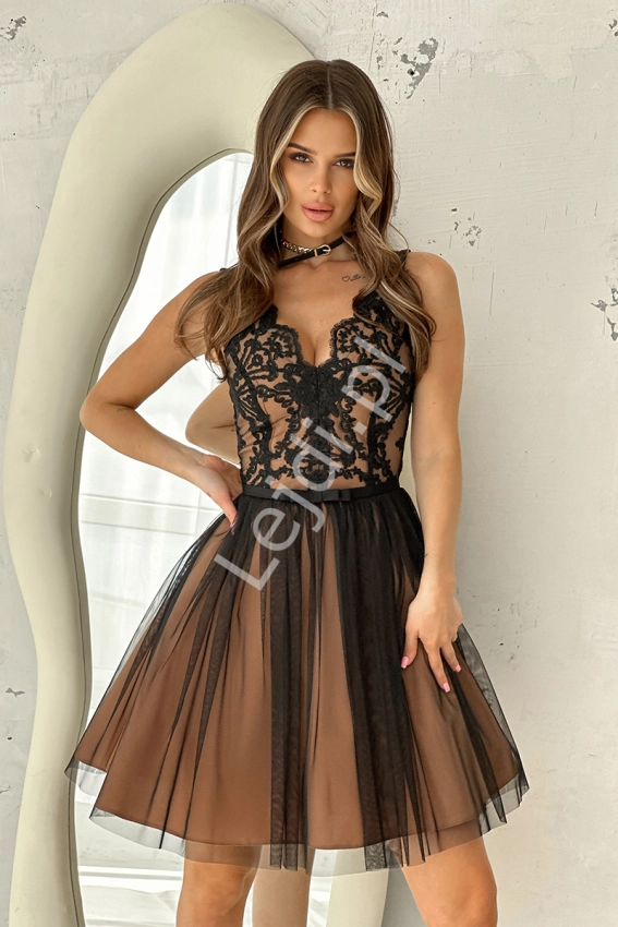 Sukienka wieczorowa z czarnym tiulem i jasna podbitką studniówkowa, na wesele HB2206