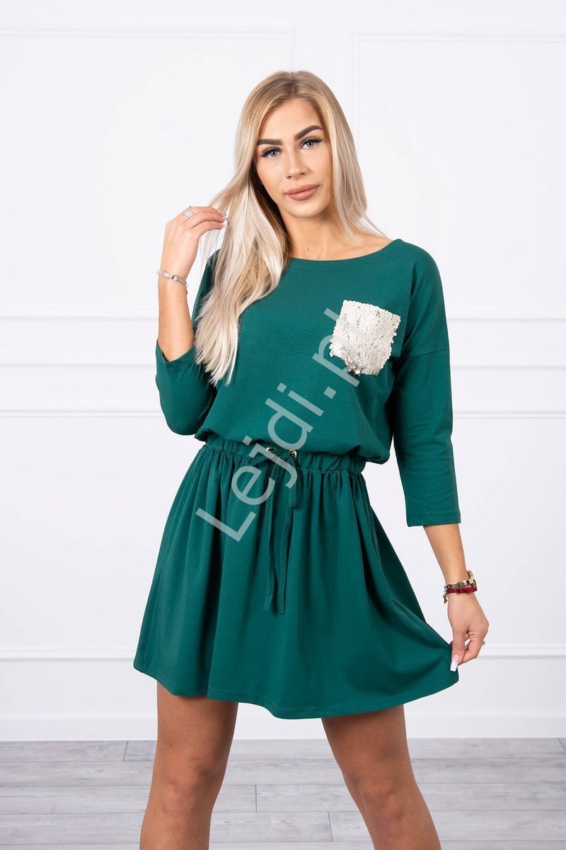 Szmaragdowo zielona sukienka z kieszonką z cekinami 9004 - Lejdi