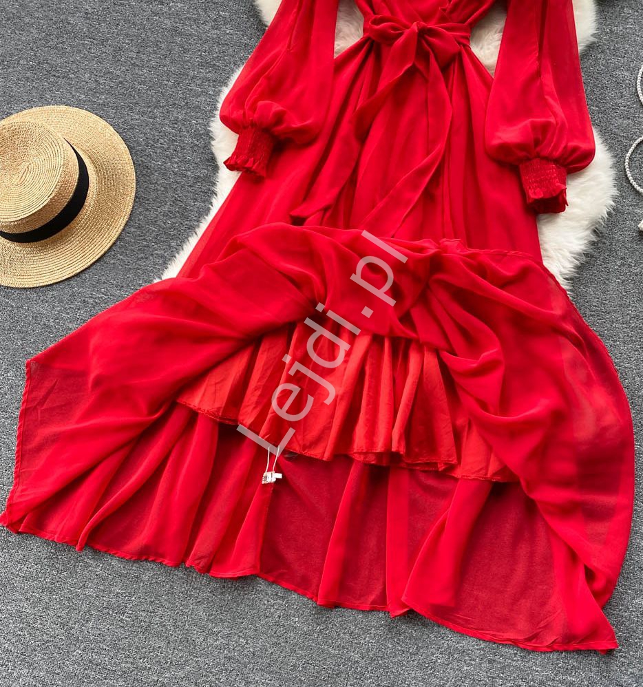 Szyfonowa sukienka czerwona z rozkloszowanym spódnicą