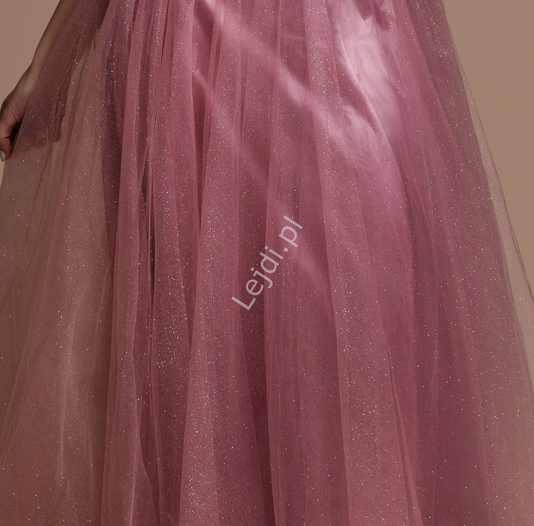 Tiulowa suknia z gorsetową górą w kolorze brudnego różu 2357