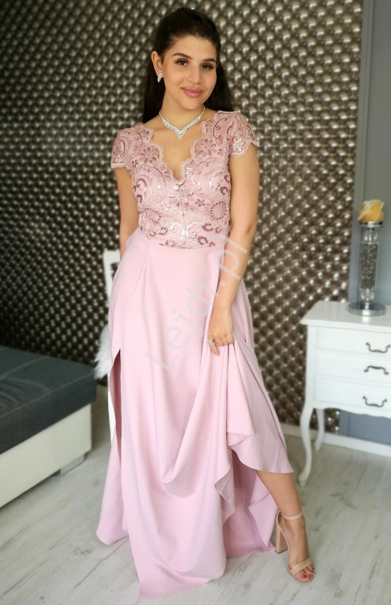 Wieczorowa sukienka z rozporkiem w kolorze pastelowo różowa Crystal 2