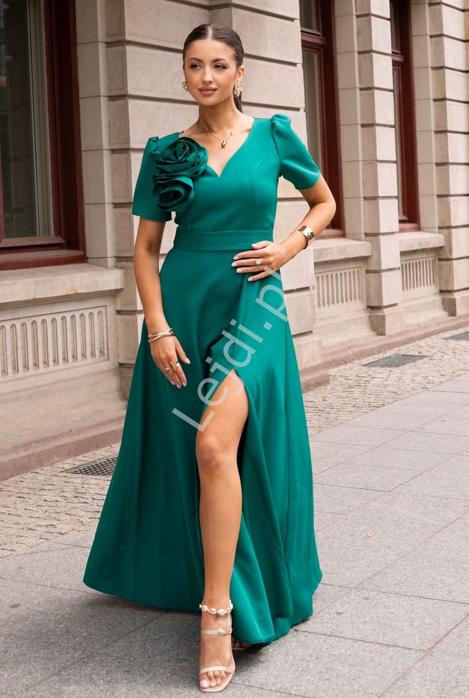 Wizytowa zielona rozkloszowana długa sukienka Rubi 2 na komunie, wesele, chrzest
