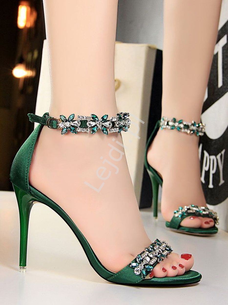 Zielone sandałki z kryształkami 