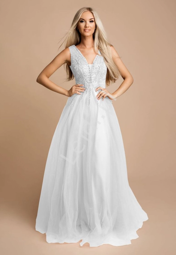 Zjawiskowa biała francuska suknia tiulowa z odsłoniętymi plecami  2319