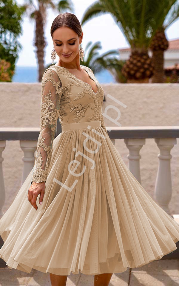 Krótka sukienka na wesele karmel