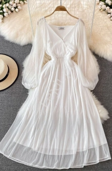 Zwiewna sukienka biała z błyszczącym brokatem