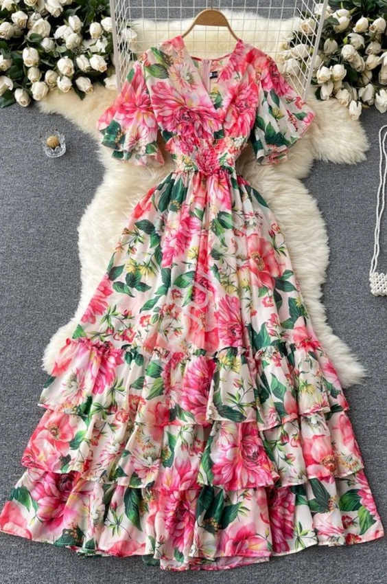 Zwiewna sukienka kwiatowa z falbanami 4655