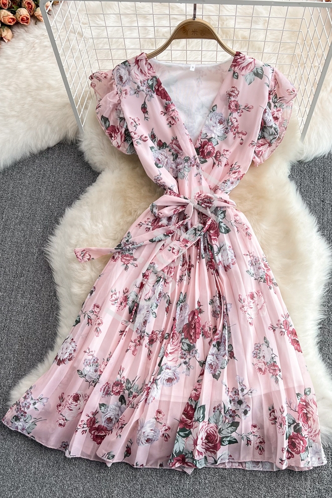 Zwiewna sukienka plisowana w jasno różowym kolorze w kwiaty 1463 - Lejdi