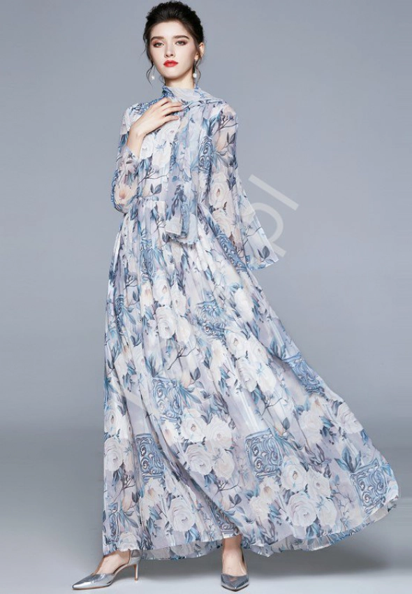 Zwiewna szyfonowa sukienka w kwiaty w odcieniach błękitu 4128 