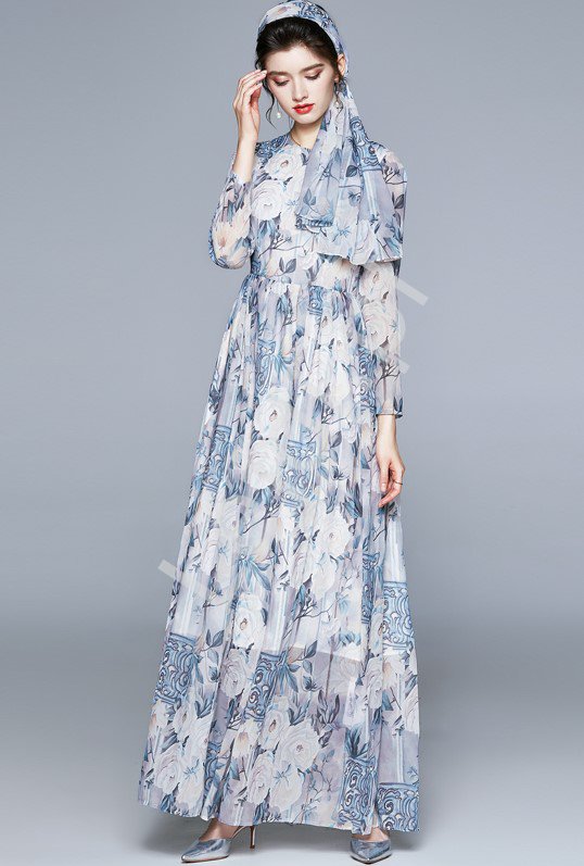 Zwiewna szyfonowa sukienka w kwiaty w odcieniach błękitu 